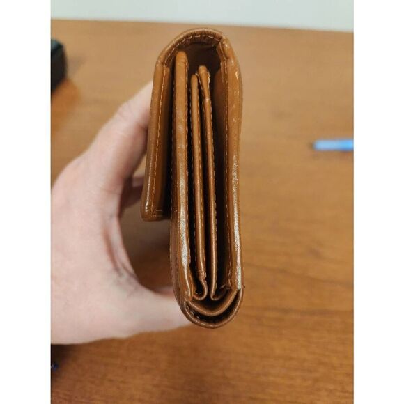 Mcm conganc leather compact wallet  Eight card slots and lots of compartments  E - Picture 12 of 13